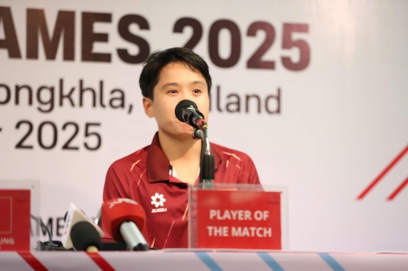 Vạn Sự đánh đầu mở tỷ số, Việt Nam nữ vào bán kết SEA Games