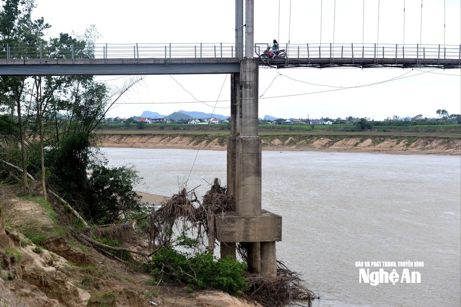 Nghệ An: Nhiều cầu treo xuống cấp sau mưa lũ