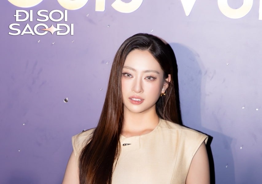 Lương Thùy Linh thu hút tại sự kiện với đôi chân 1,22m