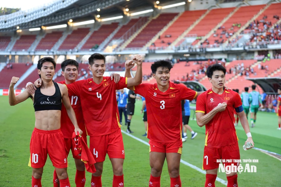 U22 Philippines sụp đổ ở những phút cuối, U22 Việt Nam giành quyền vào chơi trận chung kết SEA Games 33