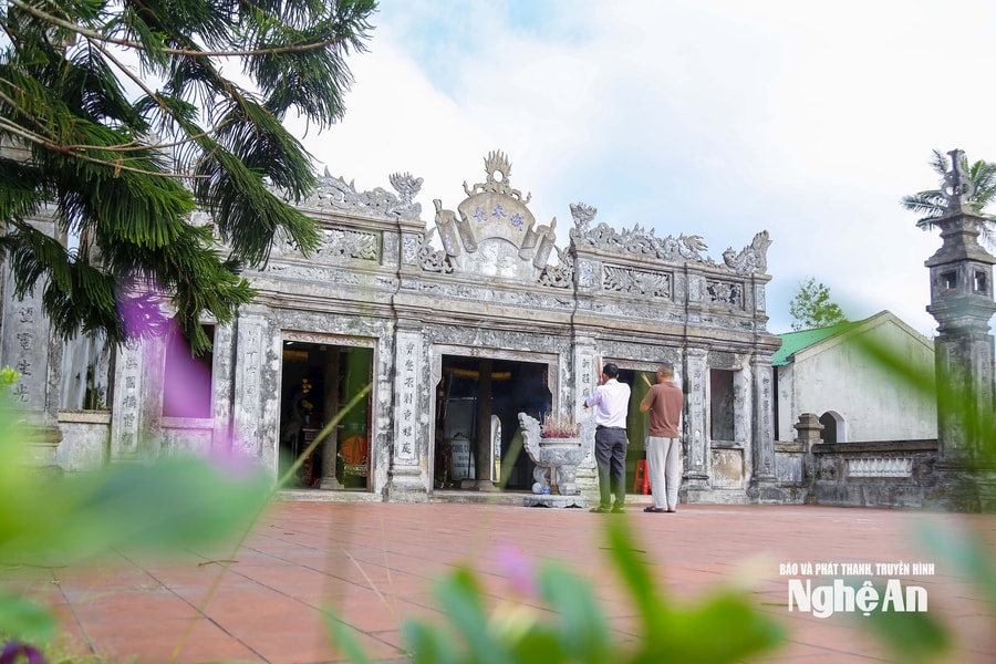 Không chỉ có biển, Cửa Lò còn là đất thiêng