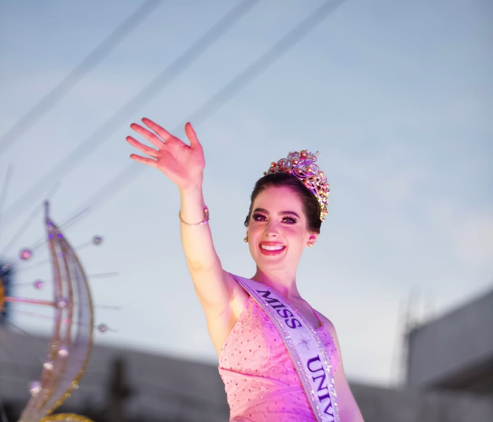 Miss Universe 2025 Fátima Bosch gây tranh cãi vì cách ăn mừng
