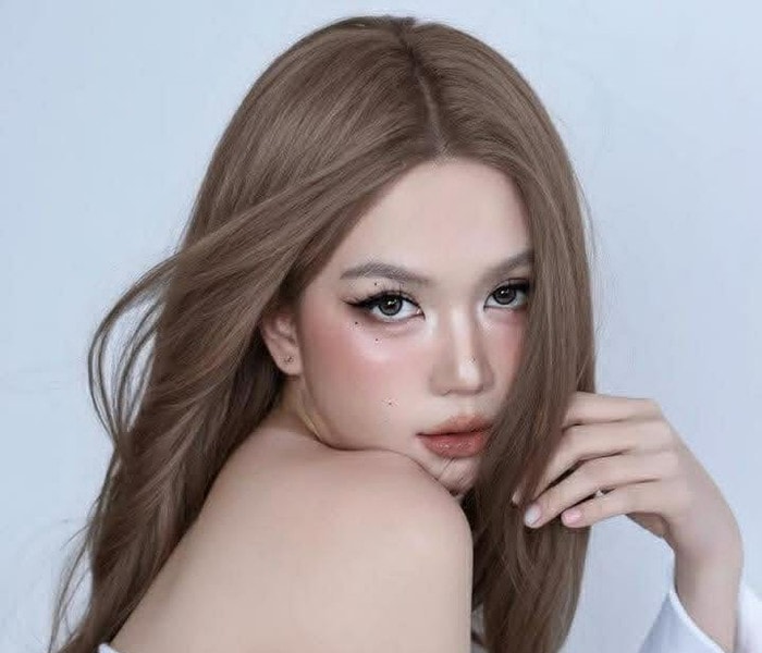 Ngọc Trinh khoe vai trần trong bộ ảnh mới thu hút chú ý