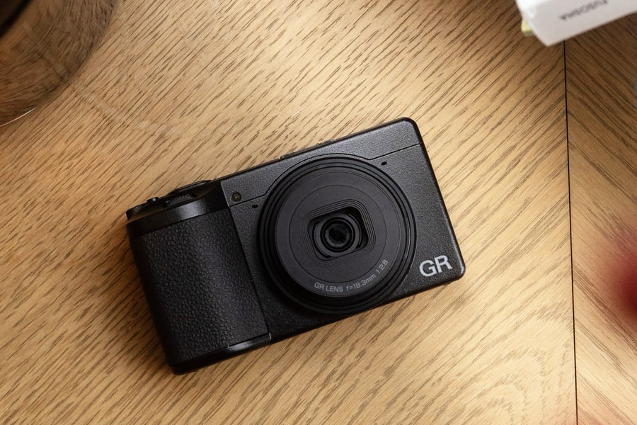 Ricoh GR IV HDF ra mắt: Máy ảnh compact với bộ lọc sáng tạo