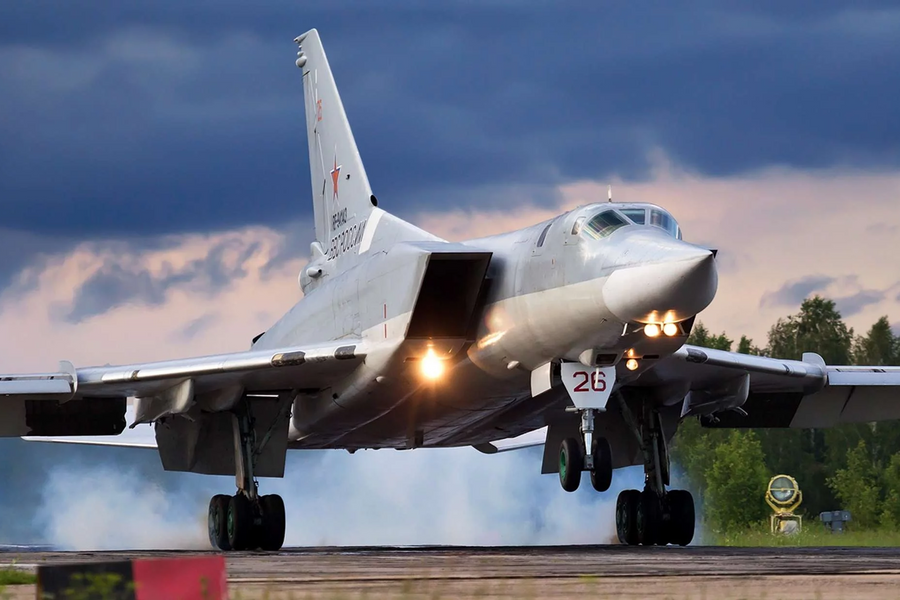 Tu-22M3 trên Biển Đen và lá chắn MADIS, IRIS-T mới