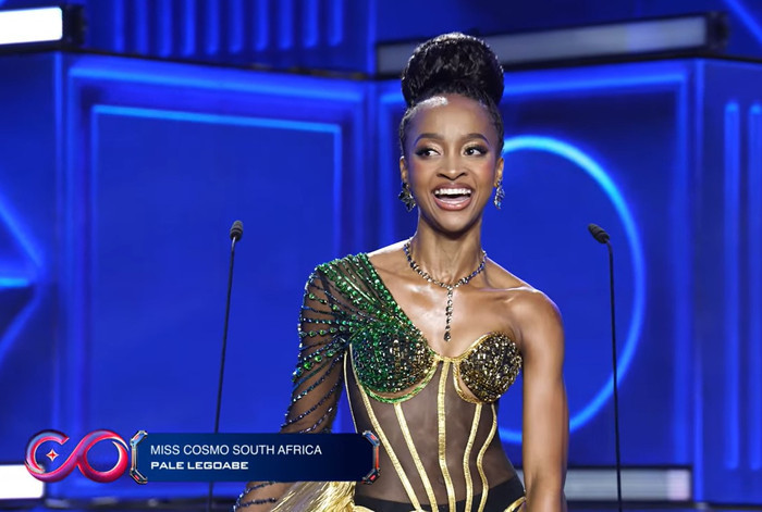 Miss Cosmo South Africa xử lý chuyên nghiệp sự cố váy dạ hội