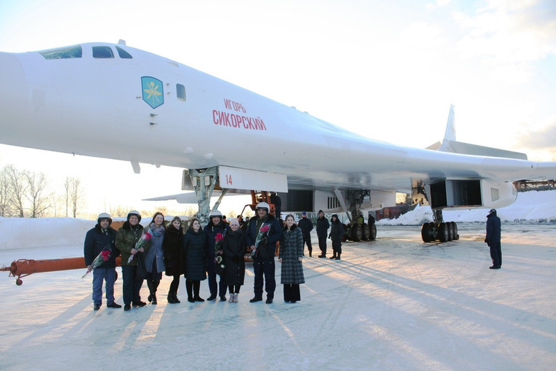 Tu-160M mới: Nga bổ sung 2 máy bay ném bom chiến lược