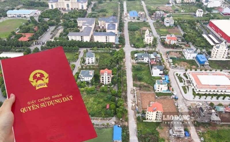 Tách sổ đỏ cấp chung cho nhiều thửa đất được không?
