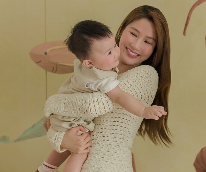 Diễm My 9X lần đầu khoe rõ diện mạo con trai đầu lòng