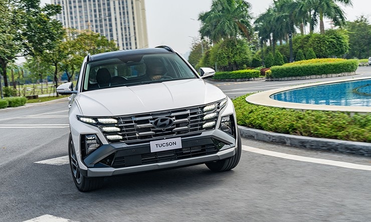 Giá xe Hyundai Tucson tháng 12: Chi phí lăn bánh và ưu đãi