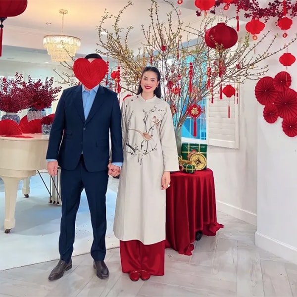 Phạm Hương gây chú ý khi xóa ảnh chụp cùng chồng đại gia