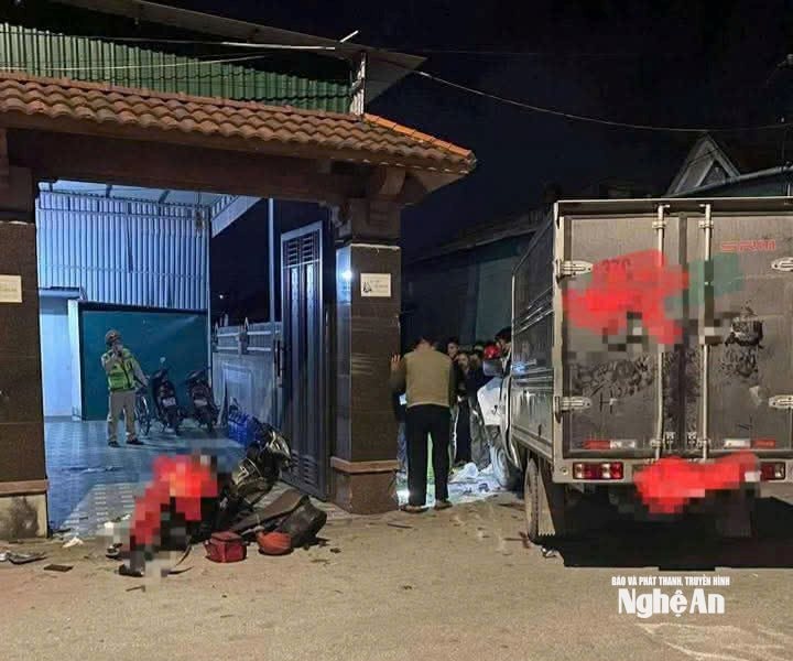 Va chạm với xe tải, 3 người đi xe máy bị thương nặng trong đêm