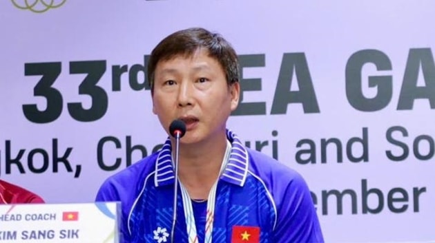 VFF làm rõ tương lai HLV Kim Sang-sik trước tin đồn gia hạn