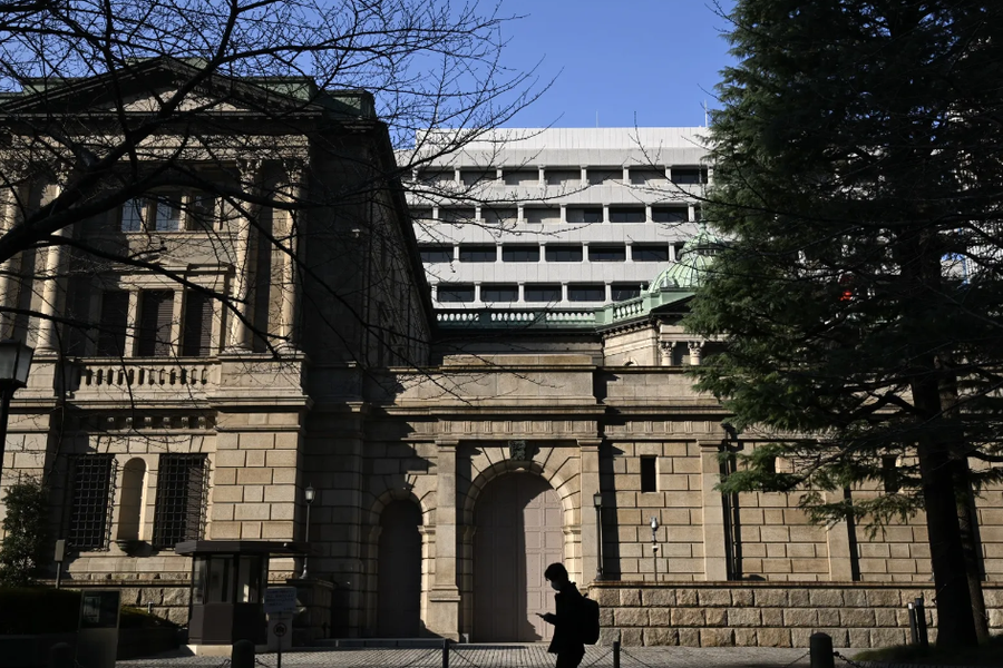 BOJ tăng lãi suất cao nhất 30 năm, thị trường toàn cầu lo ngại