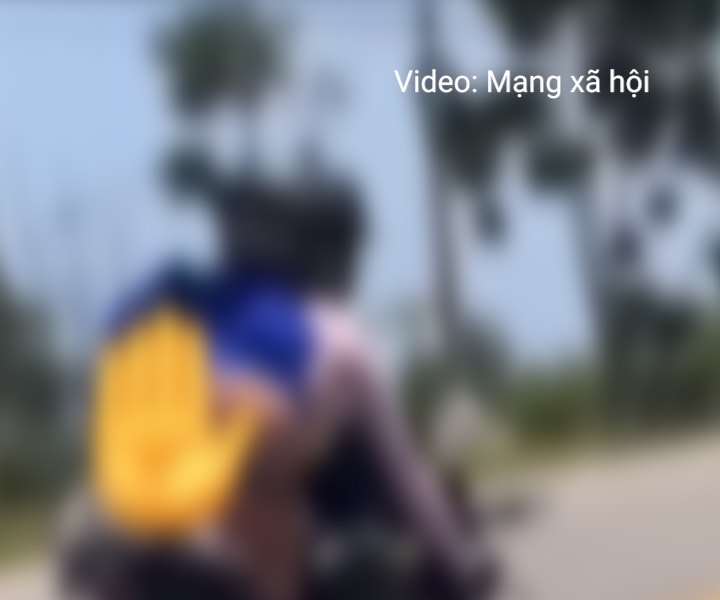 Điều tra nữ du khách người Nga chạy xe phân khối lớn trong tư thế "quỳ gối, nằm trên yên"