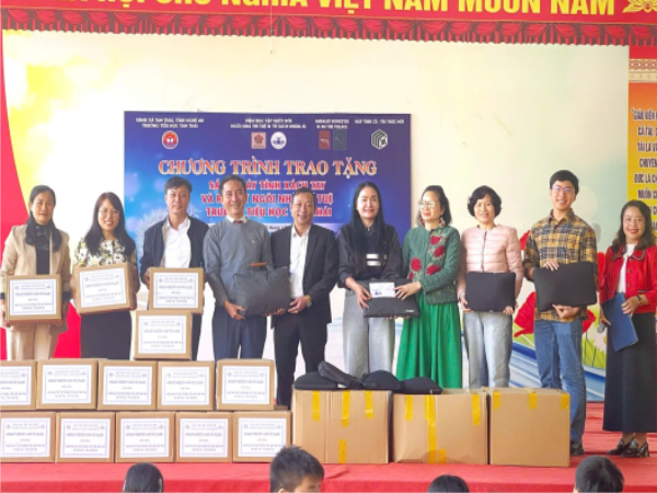 Ra mắt Ngôi nhà trí tuệ và Tủ sách nhân ái tại xã biên giới Tam Thái