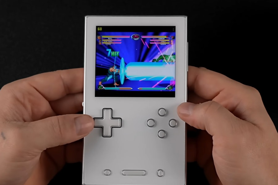 Ayaneo Pocket Vert: Hồi sinh Game Boy với sức mạnh Snapdragon 8 Gen 1