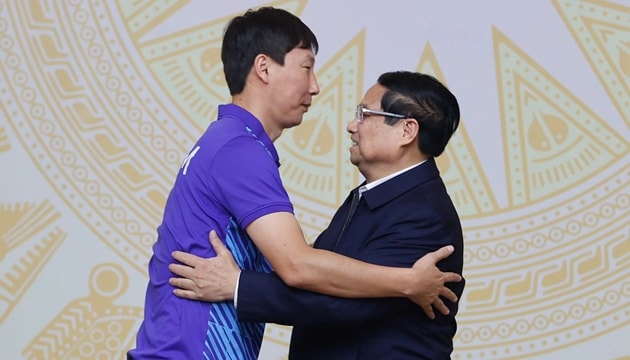 HLV Kim Sang-sik được đề xuất Bằng khen Thủ tướng sau HCV SEA Games