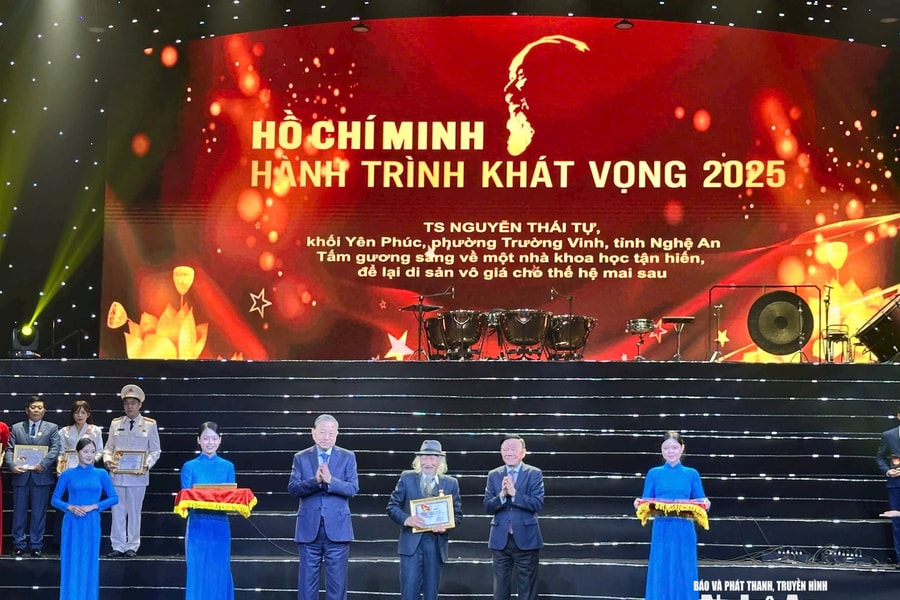 Tiến sĩ Nghệ An suốt đời nghiên cứu cá nước ngọt được tôn vinh tại Chương trình “Hồ Chí Minh - Hành trình Khát vọng”