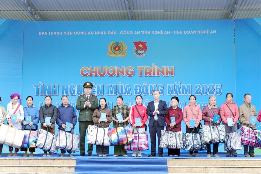 Hơn 1 tỷ đồng hỗ trợ người dân xã Tương Dương tại Chương trình 'Tình nguyện mùa Đông năm 2025 - Xuân tình nguyện năm 2026'