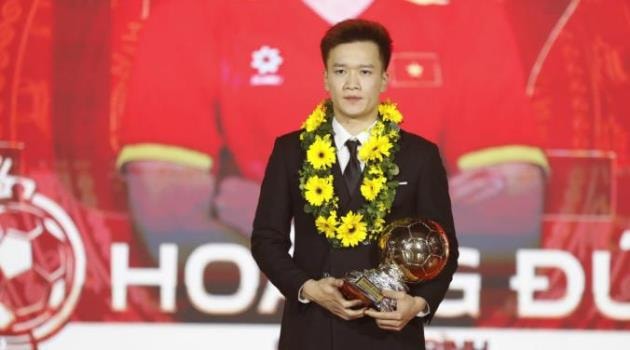 Hoàng Đức giành Quả bóng Vàng Việt Nam 2025: Đỉnh cao sự bền bỉ