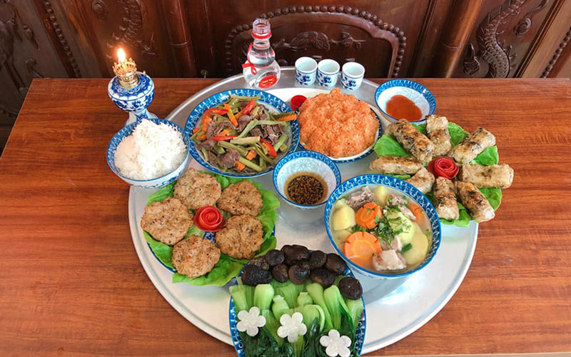 Mẹo chuẩn bị mâm cúng mùng 1 hàng tháng đúng phong tục