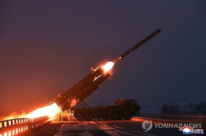 Kim Jong-un giám sát phóng thử tên lửa hành trình tầm xa