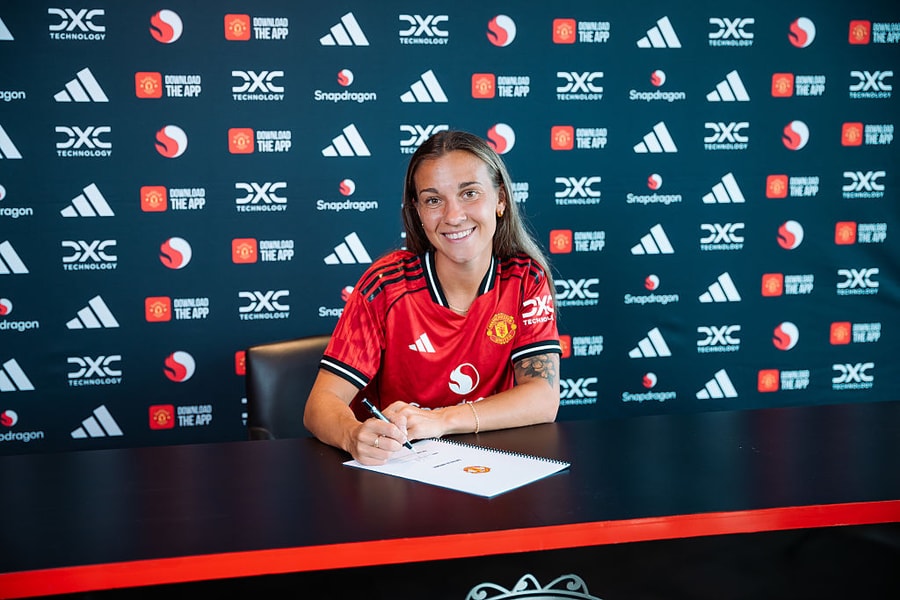 Manchester United chiêu mộ sát thủ 103 bàn thắng Lea Schuller