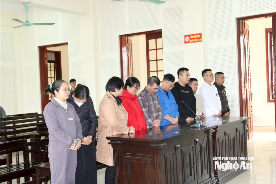Đường dây mua bán tài khoản tiếp tay băng nhóm Campuchia rửa tiền lừa đảo