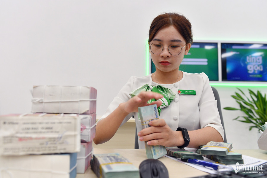 27 ngân hàng tăng lãi suất tiết kiệm: PGBank dẫn đầu thị trường với mức 7,2%/năm