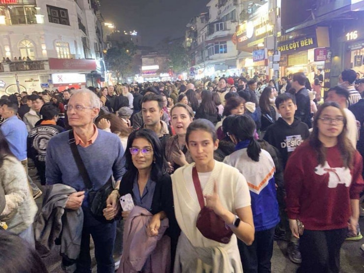 Hà Nội rực rỡ đón Tết Dương lịch 2026: Countdown, bắn pháo hoa và tour đêm độc đáo
