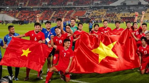 FIFA vinh danh bóng đá Việt Nam sau năm 2025 rực rỡ với cú hat-trick vô địch