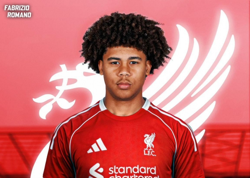 Liverpool chiêu mộ thành công Ifeanyi Ndukwe: 'Gã khổng lồ' 1m98 kế nhiệm Van Dijk