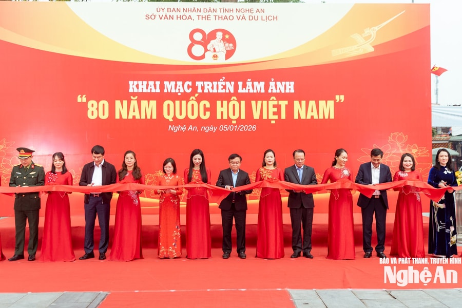 Khai mạc Triển lãm ảnh '80 năm Quốc hội Việt Nam' tại Nghệ An