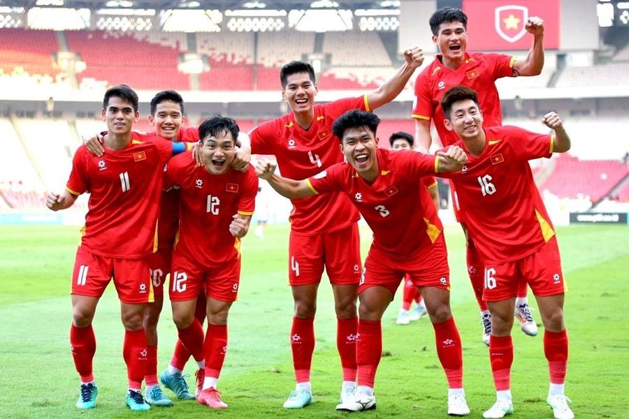 Việt Nam bỏ xa Thái Lan về giá trị đội hình ở Giải U23 châu Á; Góc nhìn của Godin về Ronaldo và Messi