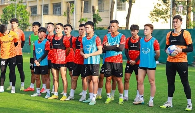 Ninh Bình sang Singapore rèn quân: Toan tính của ngôi đầu trước trận đại chiến với CAHN