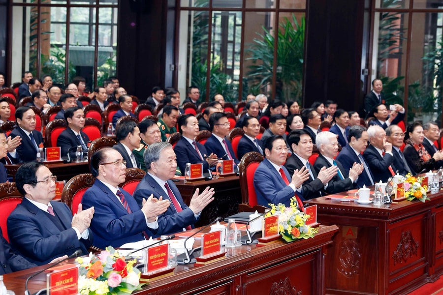 Bí thư Tỉnh ủy Nguyễn Khắc Thận dự Lễ kỷ niệm 60 năm ngày truyền thống ngành Nội chính Đảng