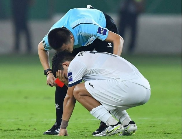 U23 Việt Nam chiếm ưu thế lớn khi nhạc trưởng U23 Kyrgyzstan bị treo giò