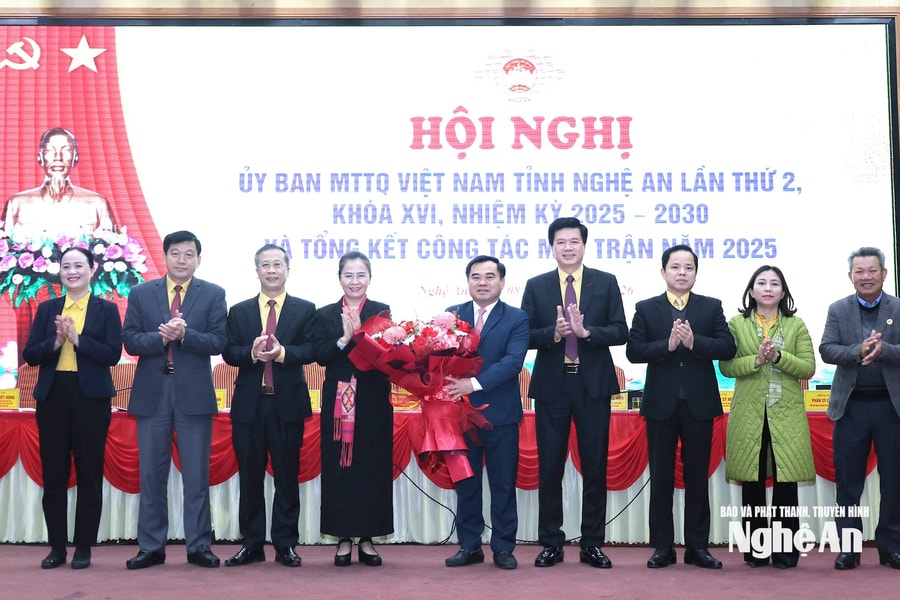 Đồng chí Nguyễn Viết Hùng được hiệp thương cử giữ chức Phó Chủ tịch Ủy ban MTTQ Việt Nam tỉnh Nghệ An