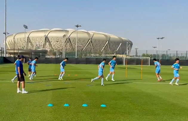 U23 Kyrgyzstan diện kiến Chủ tịch KFU, lo ngại vũ khí cố định của U23 Việt Nam