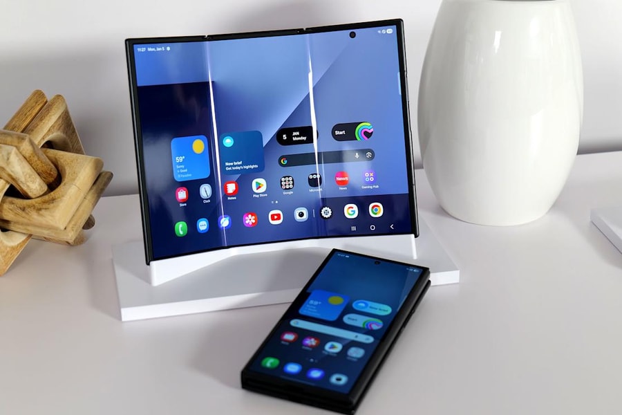 Samsung ra mắt smartphone gập ba ấn tượng tại CES 2026