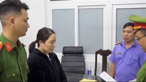 Bắt nữ giám đốc lừa đảo 14 tỷ đồng tiền đặt cọc mua đất theo 'suất ngoại giao'