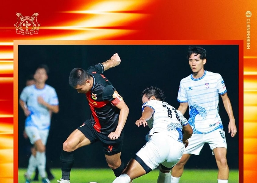 Tiền vệ Trần Thành Trung ghi bàn giúp Ninh Bình FC hạ Albirex Niigata tại Singapore