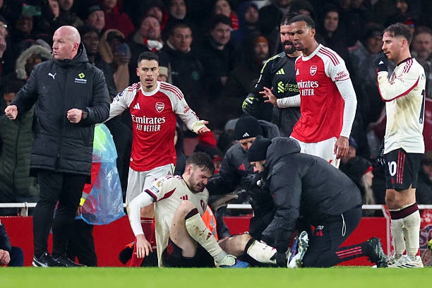 Hành vi phi thể thao với Conor Bradley: Lời xin lỗi liệu có đủ để Gabriel Martinelli thoát án phạt?
