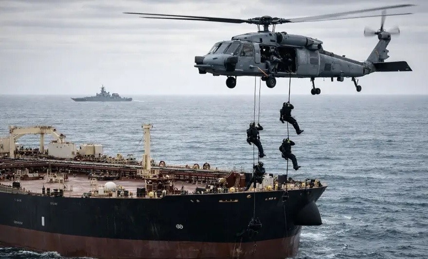 Mỹ bắt giữ tàu dầu Nga: Moscow đề xuất chặn tàu tiếp viện vũ khí cho Ukraine