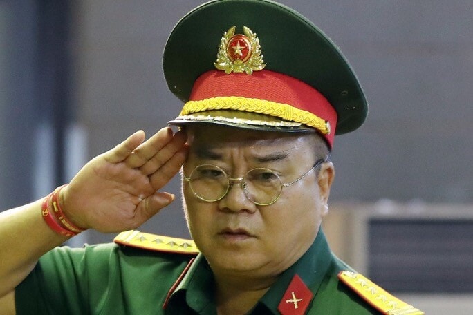 Cuộc sống trái ngược của nghệ sĩ từng đóng vai Ngọc Hoàng trong Táo Quân