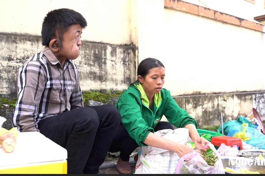 Khó khăn bủa vây gia đình có ba người bị bạo bệnh do chất độc da cam ở miền núi Nghệ An