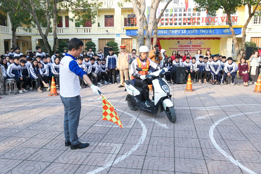 Trang bị kỹ năng lái xe an toàn cho hơn 2.700 học sinh