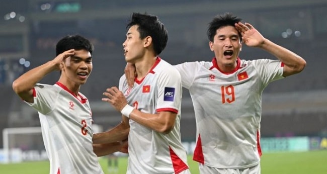 U23 Việt Nam hạ Ả Rập Xê Út: CĐV Thái Lan và Indonesia ngả mũ thán phục
