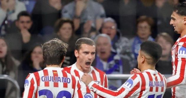Griezmann lập siêu phẩm đá phạt đưa Atletico Madrid vào vòng 1/8 Copa del Rey